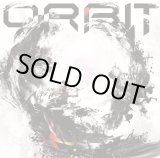 画像: 国内制作CD　鬼怒 無月、岡田 治郎、樋口 素之助　NATSUKI KIDO, JIRO OKADA, MOTONOSUKE HIGUCHI / ORBIT オービット      ブルージー・ロックの筆致をもってワイルド&ヴァイオレントに鋭く掻き鳴らされるエレキギターやコンテンポラリー・ファンク・ジャズの色合い濃いエレキベースがグルーヴィーに映えるスカッとした白熱ライヴ!  