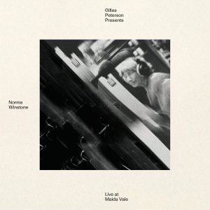 画像: 【送料込み価格設定商品】 数量限定生産・輸入盤帯付き国内仕様LP　NORMA WINSTONE ノーマ・ウィンストン / GILLES PETERSON PRESENTS NORMA WINSTONE LIVE AT MAIDA VALE ジャイルス・ピーターソン・プレゼンツ：ノーマ・ウィンストン・ライヴ・アット・メイダ・ヴェール     妖艶でクール&ファンタジック・ドリーミーかつ優しい包容力をも有した冷涼ミステリアス・ヴォーカルのさすが円熟の集大成! 